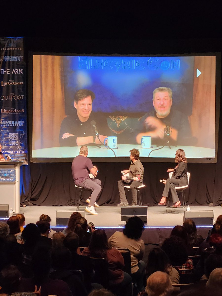 RewriteAgain's tweet photo. More pics from #ElectricCon... the directors' and behind the scenes crew panels were fantastic. Thanks for giving us a glimpse of the magic behind the curtain! https://t.co/rjLdTscztw