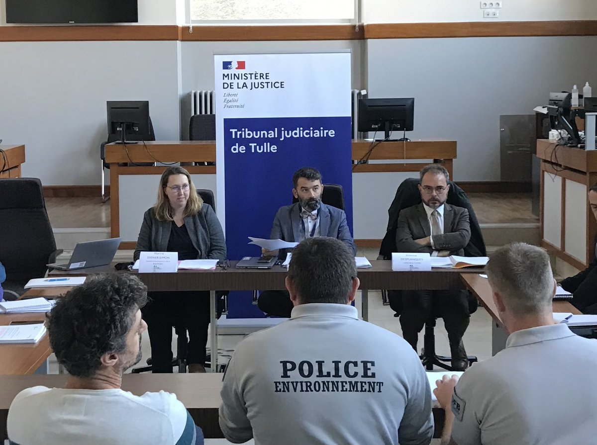 ProcureurTulle's tweet photo. Réunion d’installation du COLDEN départemental en Corrèze sous la présidence du @ProcureurTulle en présence du @Prefet19 et des services spécialisés @OFBiodiversite @ONF_Officiel @Gendarmerie @PoliceNationale 

🎯 Mieux détecter et coordonner pour mieux réparer et sanctionner https://t.co/dRY08S4Qo6