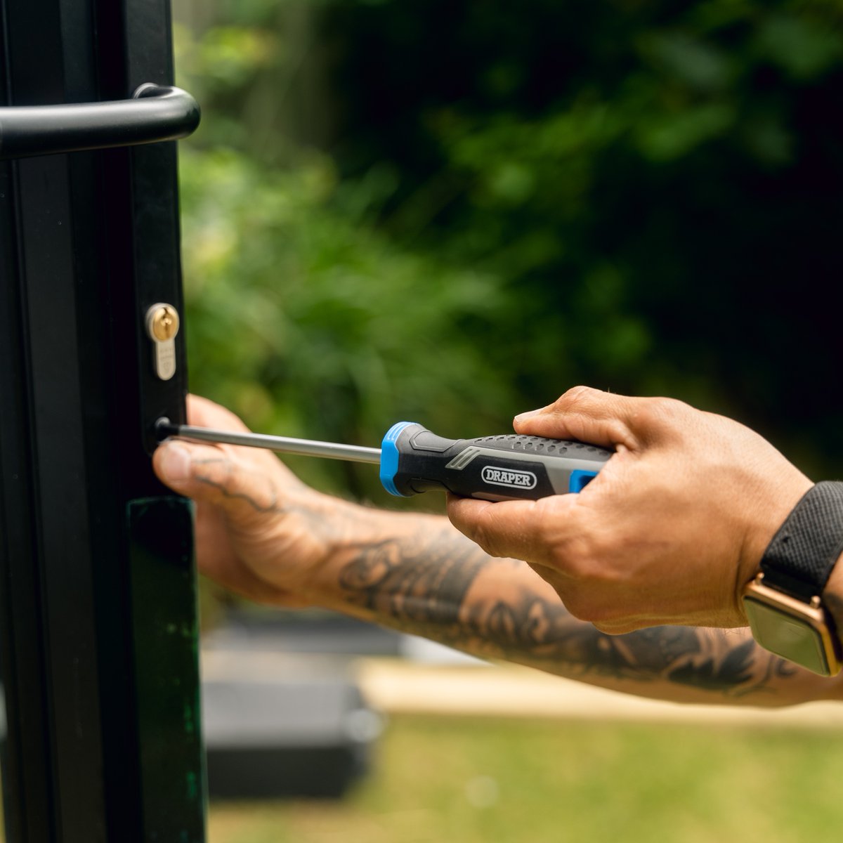 drapertools's tweet image. 🪛Soft Grip Screwdrivers

Designed for comfort, this screwdriver is perfect for any task, big or small. The soft grip provides excellent control, simplifying every project.

#DraperTools #NEWtools #Screwdriver