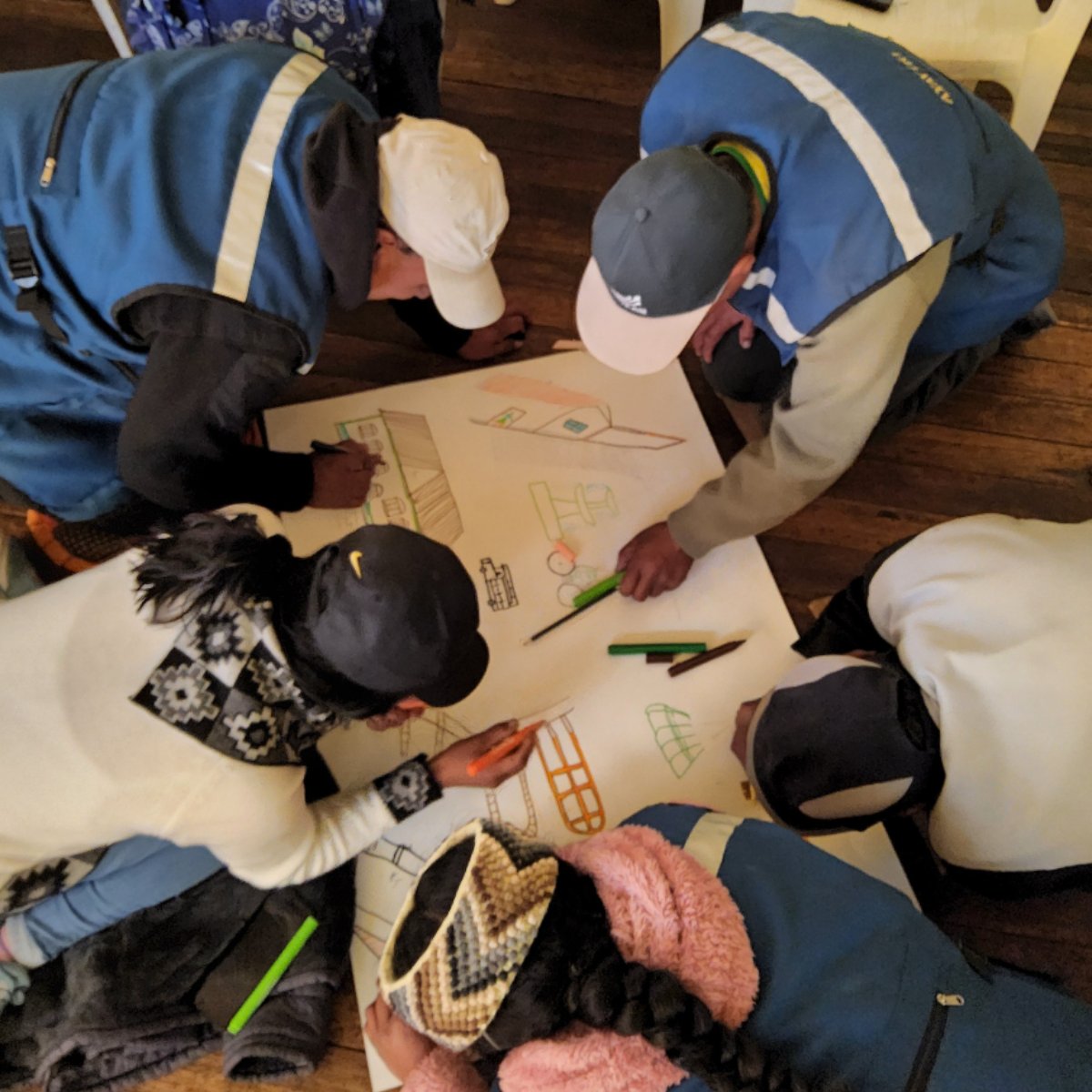 This year, we teamed up with Cultural Survival to work alongside the Ccapaq Hancco community on a creative project to protect their lands. Grateful to highlight this meaningful collaboration on Indigenous Peoples' Day! 🌿 #IndigenousPeoplesDay