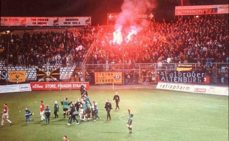 FreitalonTour's tweet photo. Allen einen stabilen Wochenstart🔥 #sgd1953 #ftlot #eastsidedresden #rhs #giraffen #kulti #BlockM #oldschool #regionalliga #nordost #1fcdynamodresden https://t.co/G3MJHM1VVG