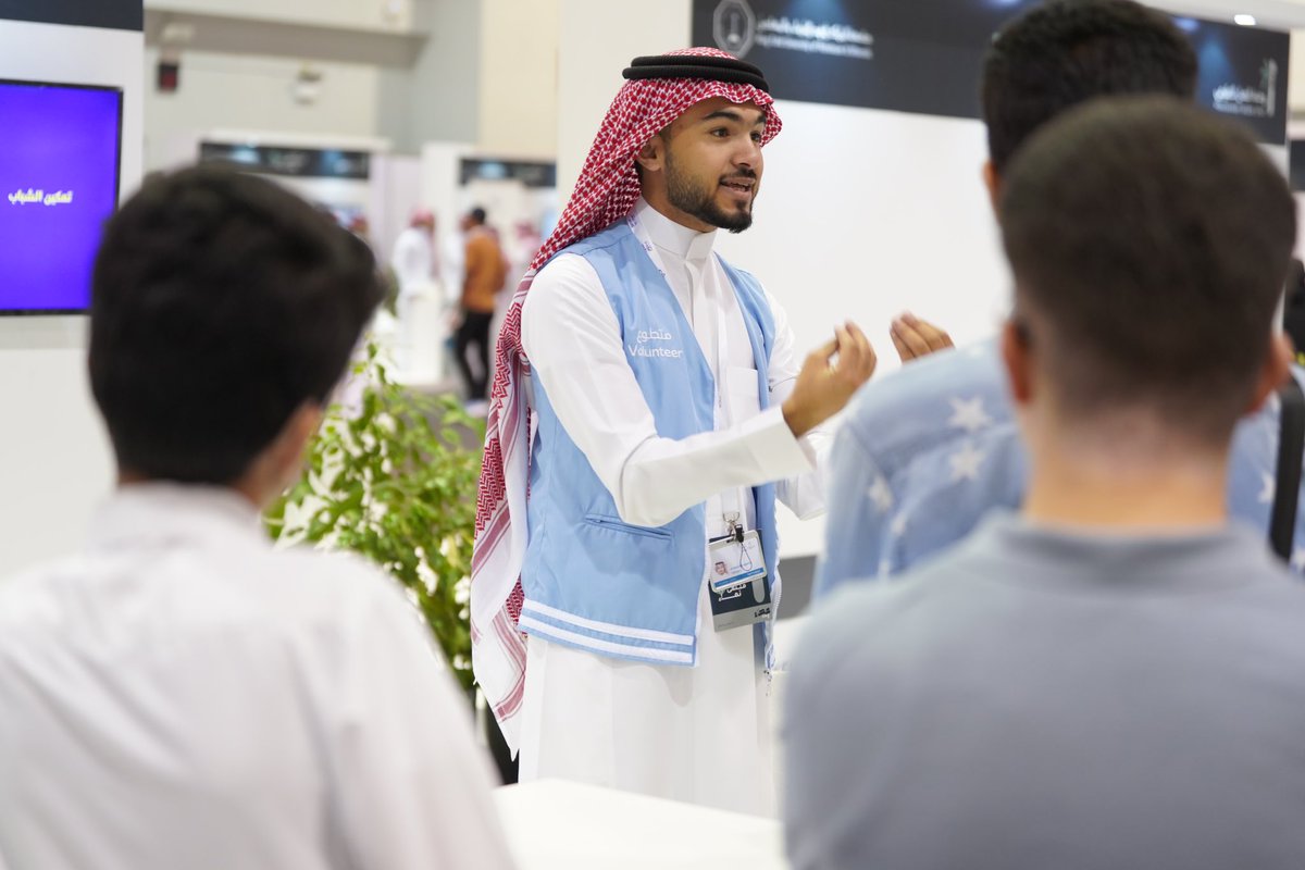kfupm_mediaClub's tweet photo. 46 جهة تشارك في ملتقى نماء🌱 تعرض خدماتها التطوعية المقدمة لخدمة المجتمع وتمكين أفراده، معًا نحو مليون متطوع!

لمشاهدة صور الفعالية: https://t.co/RWavRR5k0m 

#ملتقى_نماء 
#KFUPM https://t.co/kvbuOucuI2