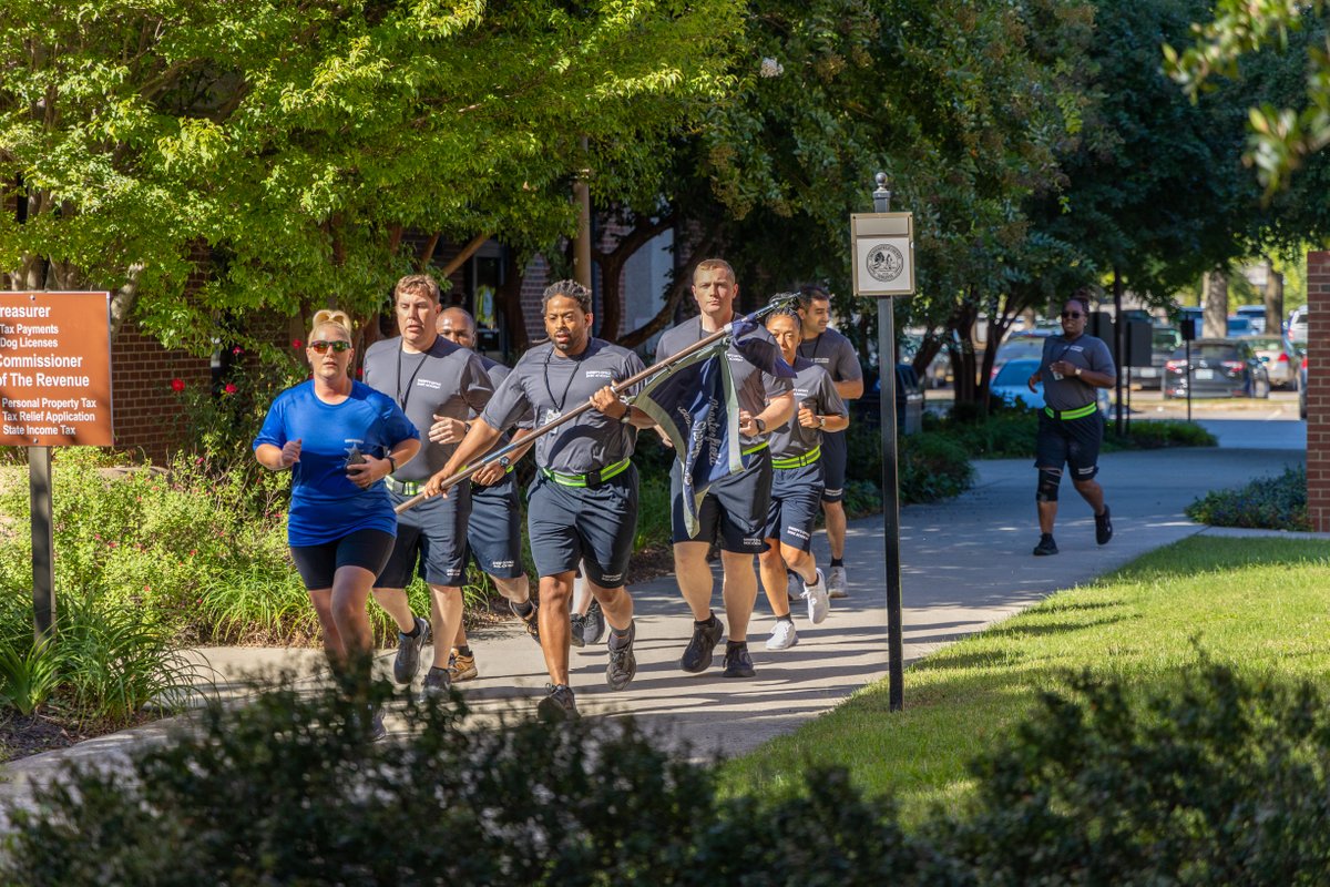 CCSOVA's tweet image. Last week, the 39th Basic Academy ran its fifth history run meeting with Major Huff. They are designed to instill immense pride in the organization they work for. #basicacademy #training #history #run