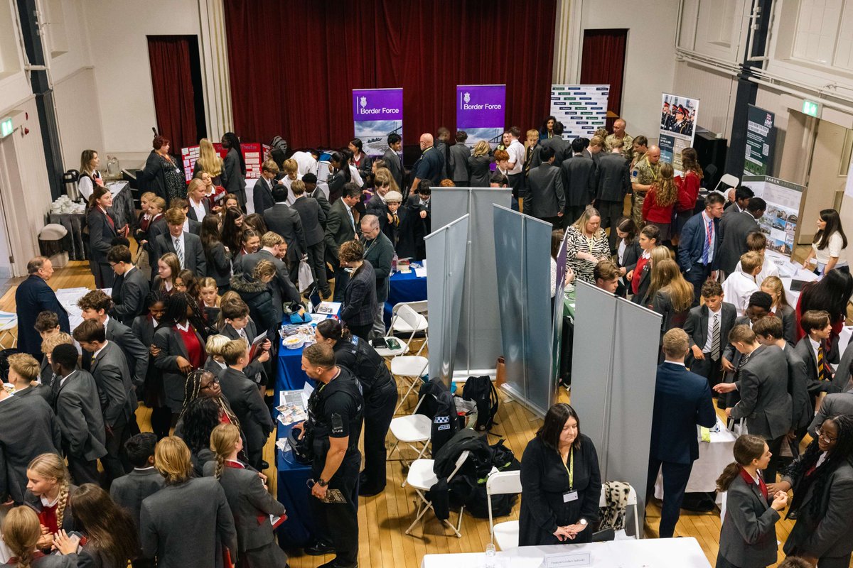 Representatives from a wide range of organisations attended our annual Careers Convention. We are so grateful to the fantastic visiting exhibitors for their expertise, among whom was a strong group of Old Fishes delighted to be meeting the current generation of students ✨