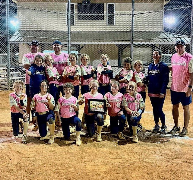 Congratulations to our Jackets tourney winners from this weekend!! 🐝

13U Jackets National PG Champs 
14U Jackets National PG Champs
16U Jackets National PG Champs
10U Lady Jackets Silver bracket Champs