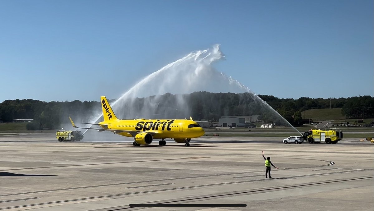 UGESocial's tweet photo. UGE x @SpiritAirlines - #TeamBHM
Last week, we successfully launched ground handling for Spirit Airlines, with the first flight to Ft. Lauderdale departing early and smoothly.✈️
Big shoutout to all the support teams who made it happen! 💪
#WeAreUGE | #Aviation https://t.co/mDLEE9ULiu