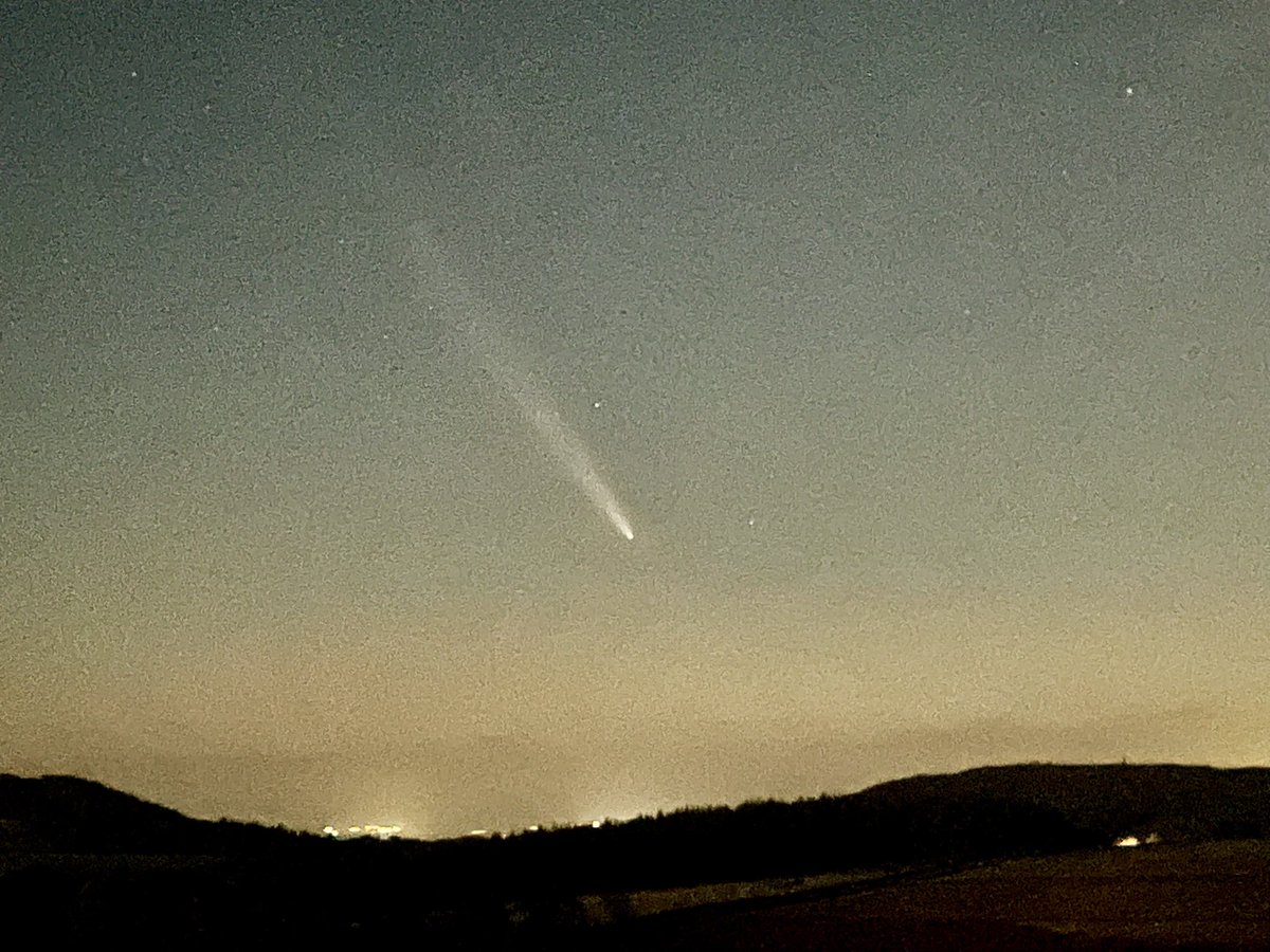 Andrew Wappat (@andrewwappat) on Twitter photo Comet A3 (Tsuchinshan-ATLAS) looking west from the chevrons at Sleddale, North York Moors this evening at 7.44pm. <a href="/teesbirds1/">teesbirds</a> <a href="/NorthYorkMoors/">North York Moors NP</a> <a href="/northyorkswx/">NorthYorksWeather</a> <a href="/nybirdnews/">NorthYorksBirdNews</a> Comet A3 (Tsuchinshan-ATLAS) looking west from the chevrons at Sleddale, North York Moors this evening at 7.44pm. <a href="/teesbirds1/">teesbirds</a> <a href="/NorthYorkMoors/">North York Moors NP</a> <a href="/northyorkswx/">NorthYorksWeather</a> <a href="/nybirdnews/">NorthYorksBirdNews</a>