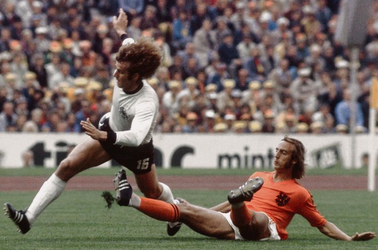 Toen het Nederlands elftal ook nog wel Oranje werd genoemd.   #duined