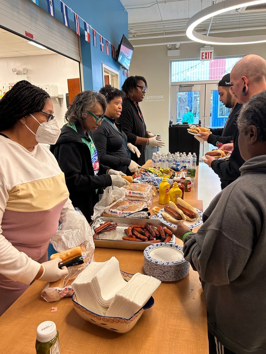Lincoln Park Community Services (@lpcschicago) on Twitter photo Thank you to <a href="/linksinc/">The Links, Incorporated</a> for helping 52 individuals register to vote over the weekend! 🗳️ Thank you to <a href="/linksinc/">The Links, Incorporated</a> for helping 52 individuals register to vote over the weekend! 🗳️