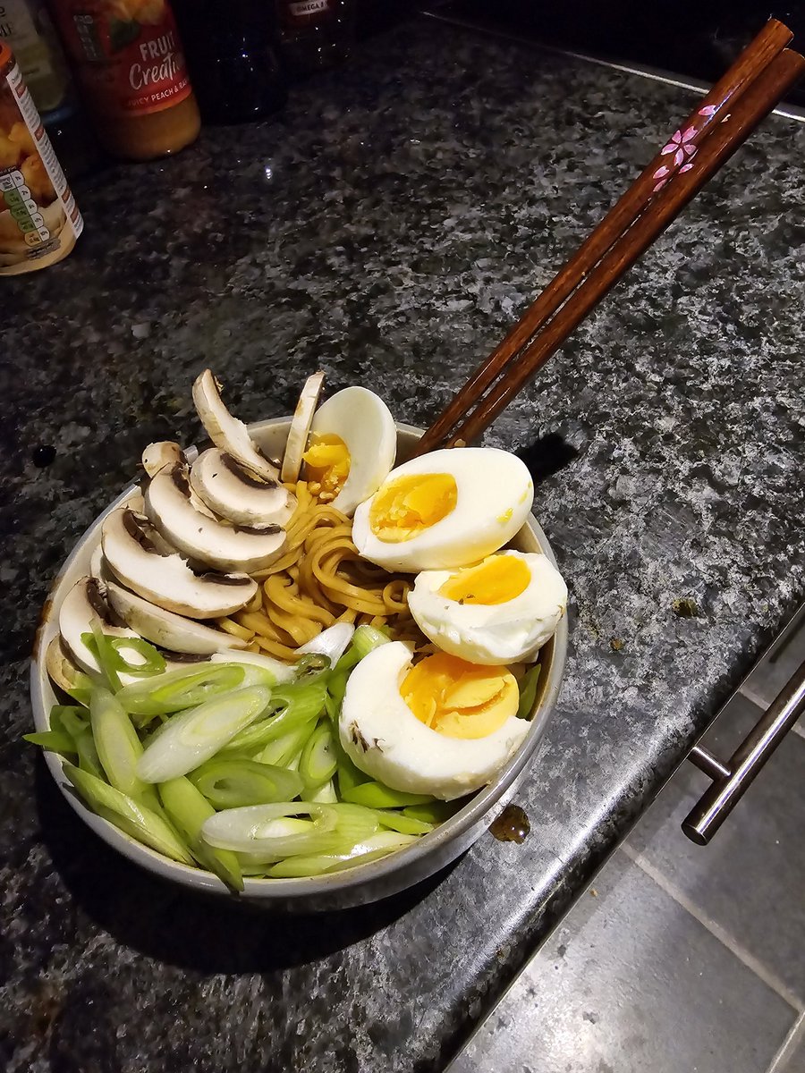 FemboiCooking's tweet image. egge, m&apos;shrroom, spronion &amp;amp; noobles