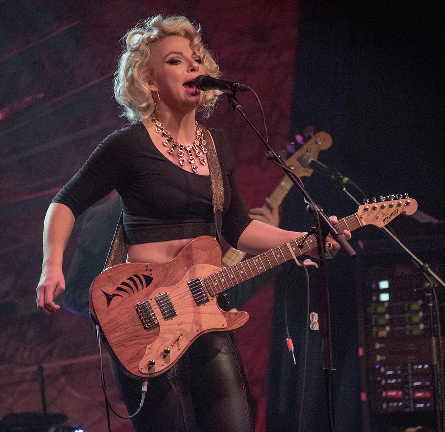 Cornel sits down with Samantha Fish as they talk about her upcoming concert at Robins Theatre to celebrate Ruf Records 40th Anniversary

youtube.com/watch?v=mkhxz2… #interview #Ohio #robinstheatre #samanthafish #warren
clevelandrockandroll.com/catching-up-wi…