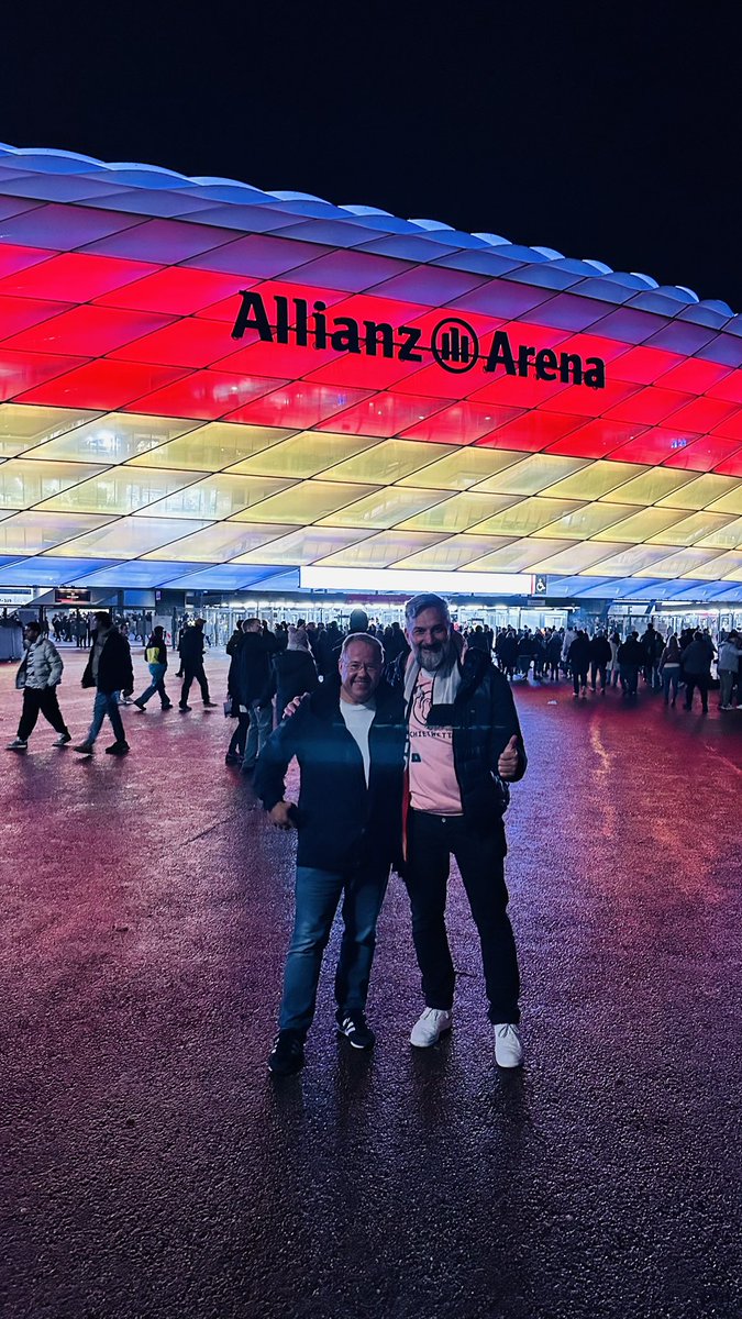 Tobias Schrödel (@comedyhacker) on Twitter photo Mit <a href="/MadlFl/">Marco Di Filippo</a> zu Hause in der AA bei Deutschland-Holland. Er die Karten, ich Bier & Würstel. Mit <a href="/MadlFl/">Marco Di Filippo</a> zu Hause in der AA bei Deutschland-Holland. Er die Karten, ich Bier & Würstel.