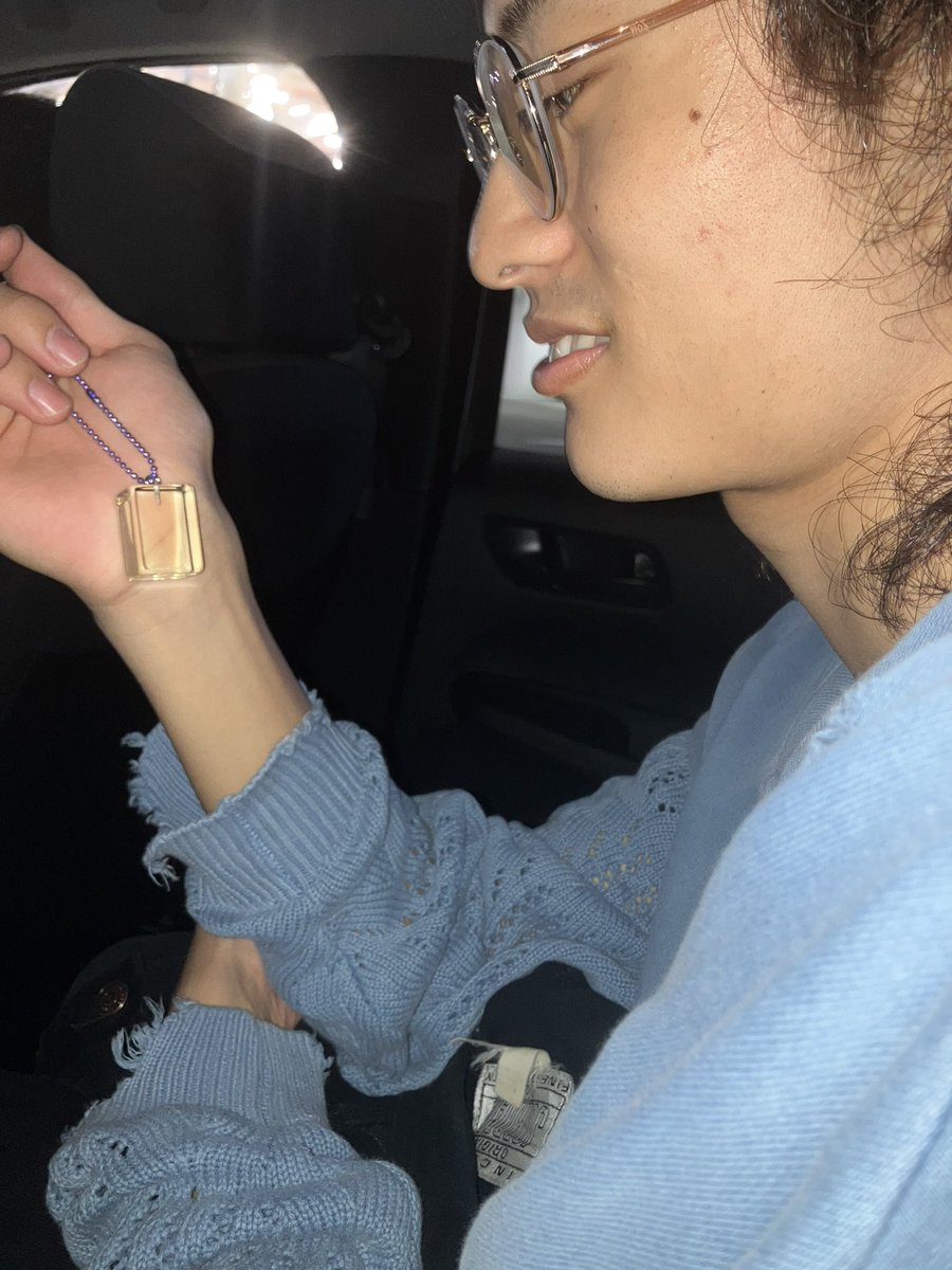 よしきが麻雀のガチャガチャして白出してただのアクリル板出てきたんおもろ過ぎる