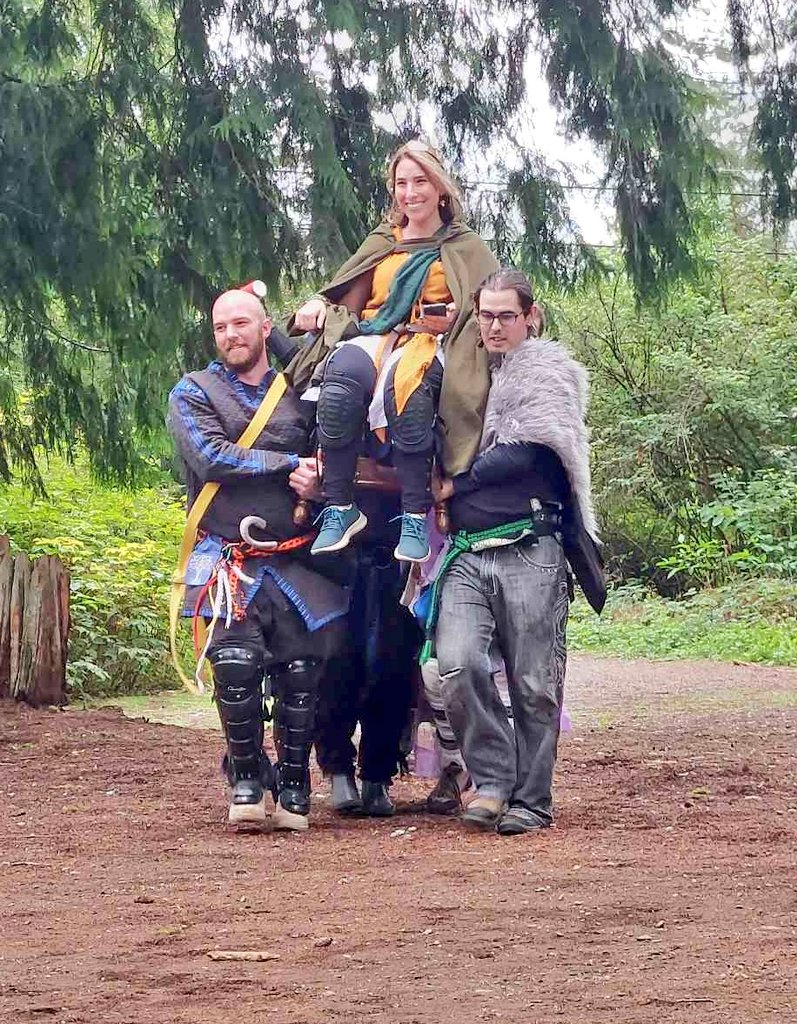 Remembering back to the time I had my larp group carry me in on a throne during our end reign ceremony bc I was the monarch (dictator) of our park 😂😂😂