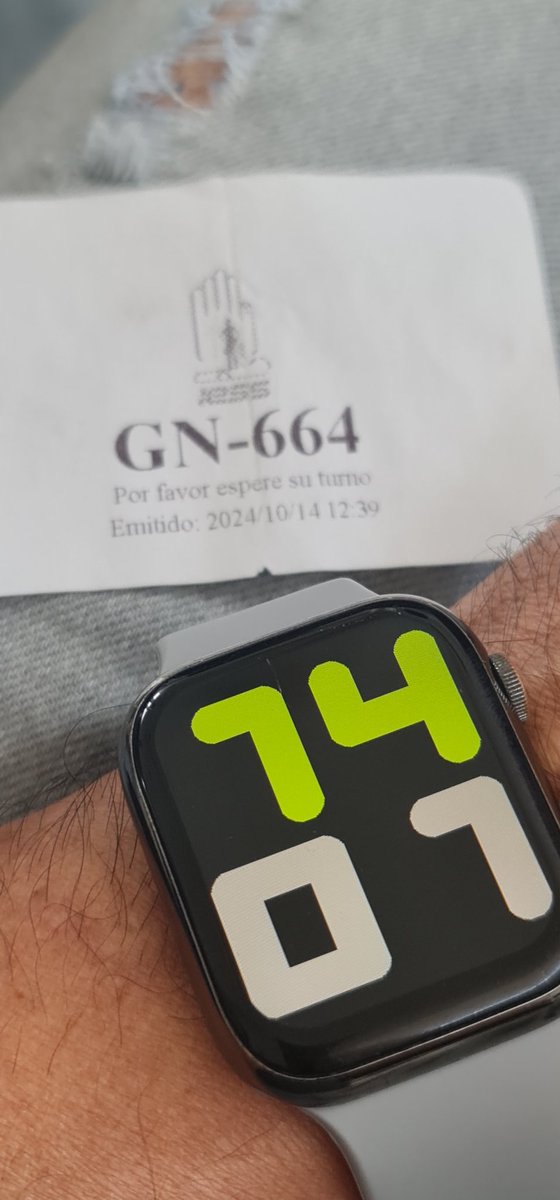 manuelortegatv's tweet photo. El #IESS en su esplendor, hora y media esperando solo registren la admisión https://t.co/6sPOdH6iOv