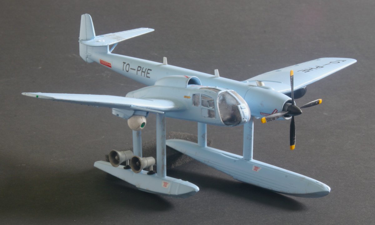 hws5mp's tweet image. Vogt RV-141NG

Done for an in-memoriam build for two of our late members, one of whom was a pacifist who liked asymmetric aircraft &amp;amp; one of whom liked turboprop conversions &amp;amp; floatplanes.

@Hush_Kit @AviationMarlene @clark_aviation 
#scalemodelling #modelmaking #WHATIF