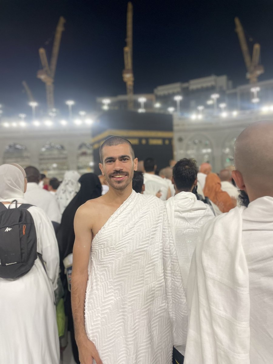 melboraey5's tweet photo. الحمد لله علي فضله وكرمه وزياره بيته الحرام ولمس الكعبه والحجر الاسود 
اللهم لا تجعل هذا اخر عهدي ببيتك الحرام يا رب ❤️❤️ https://t.co/umsMusofji