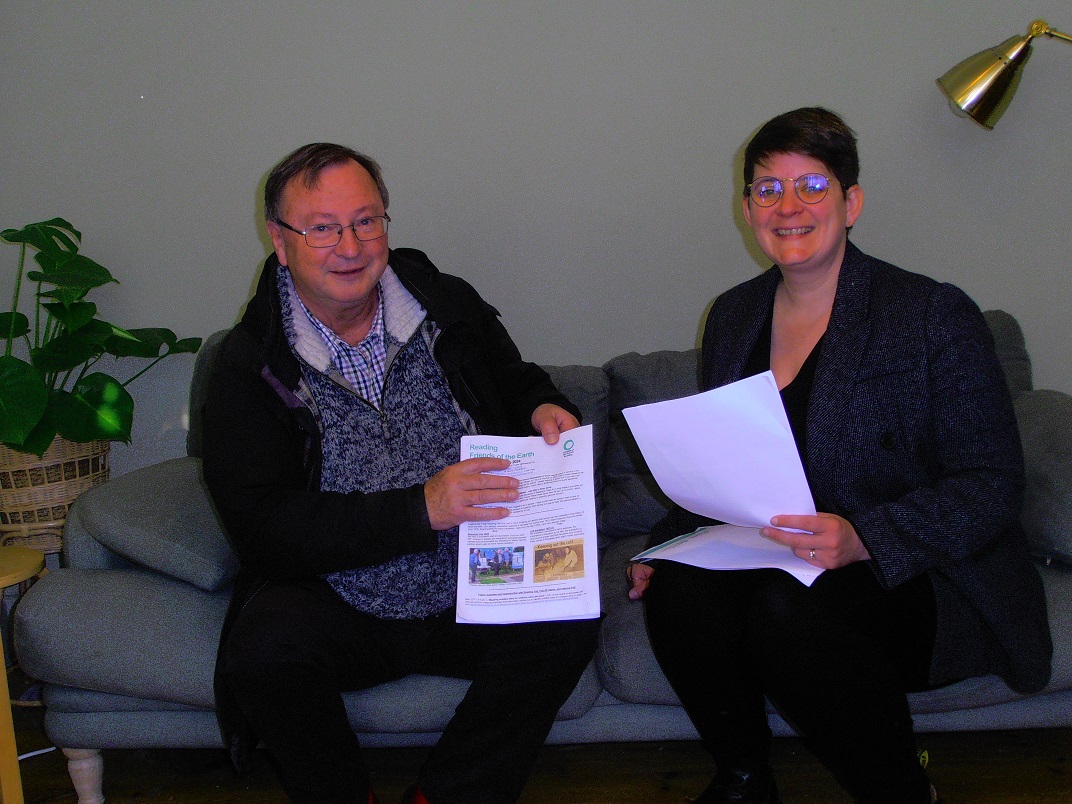 #CommonGrounds #Climate  Call for fair and ambitious plan to cut greenhouse gas emissions! Reading West and Mid Berkshire MP Olivia Bailey met a supporter of FoE  on 11th October and agreed to write to Keir Starmer to support us. policy.friendsoftheearth.uk/insight/what-w…