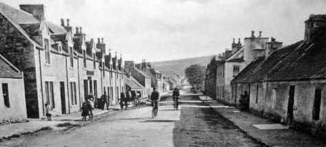 tourscotland's tweet photo. Tour #Scotland Travel Blog video of old #Scottish photography of #Tomintoul, #Moray, #Grigor #Willox was a white witch who lived in Tomintoul in 18th century He was said to derive his powers from two amulets Have a virtual, ancestry, family genealogy visit https://t.co/uGWfc23PVC https://t.co/xrfn9m8hAz