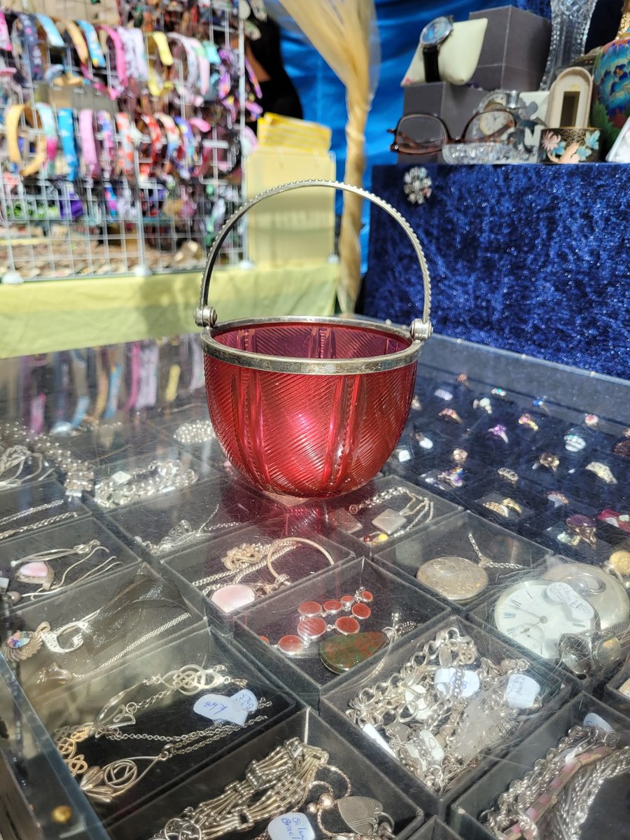 CollectCurios's tweet image. A lovely ruby glass basket with silver frame from Collectable Curios... a must for the collector! 

info@collectablecurios.co.uk

#RubyGlass #CranberryGlass #GlassBasket #Collectables #Curios #Antiques #PreLoved #Antiquing #VintageFinds #VintageClothes  #StGeorgesMarketBelfast