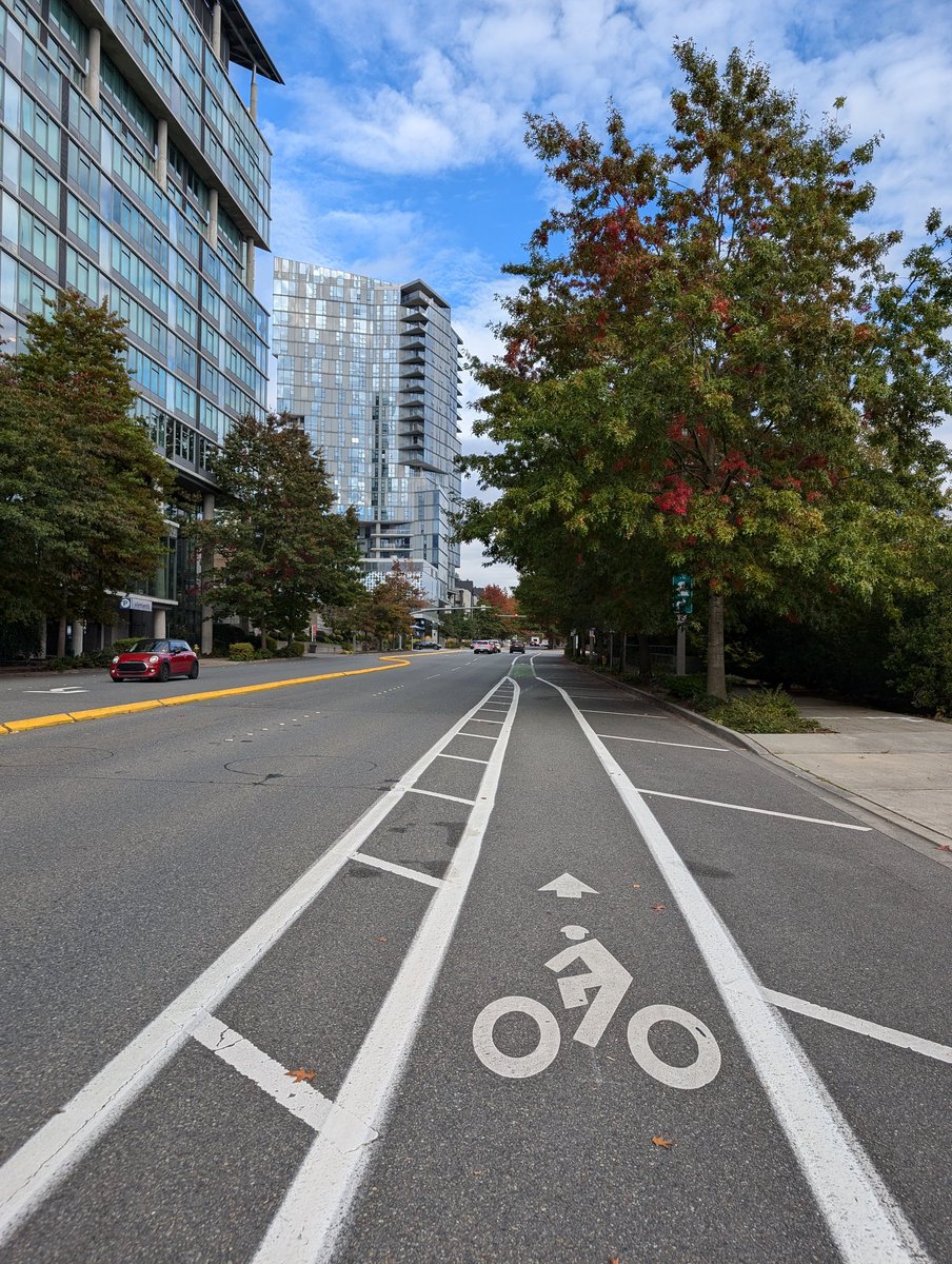 likeluke tweet media