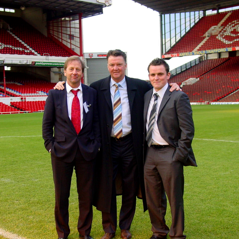 SGLsystem's tweet photo. Paul Burgess pioneers through his career 

We spoke with @paul_pburgess, Director of Global Playing Surfaces and Landscaping at Chelsea F.C., about his impressive career, taking care of 40 pitches, and the future of pitch management.  

#LightingSeason #CFC 🔵
