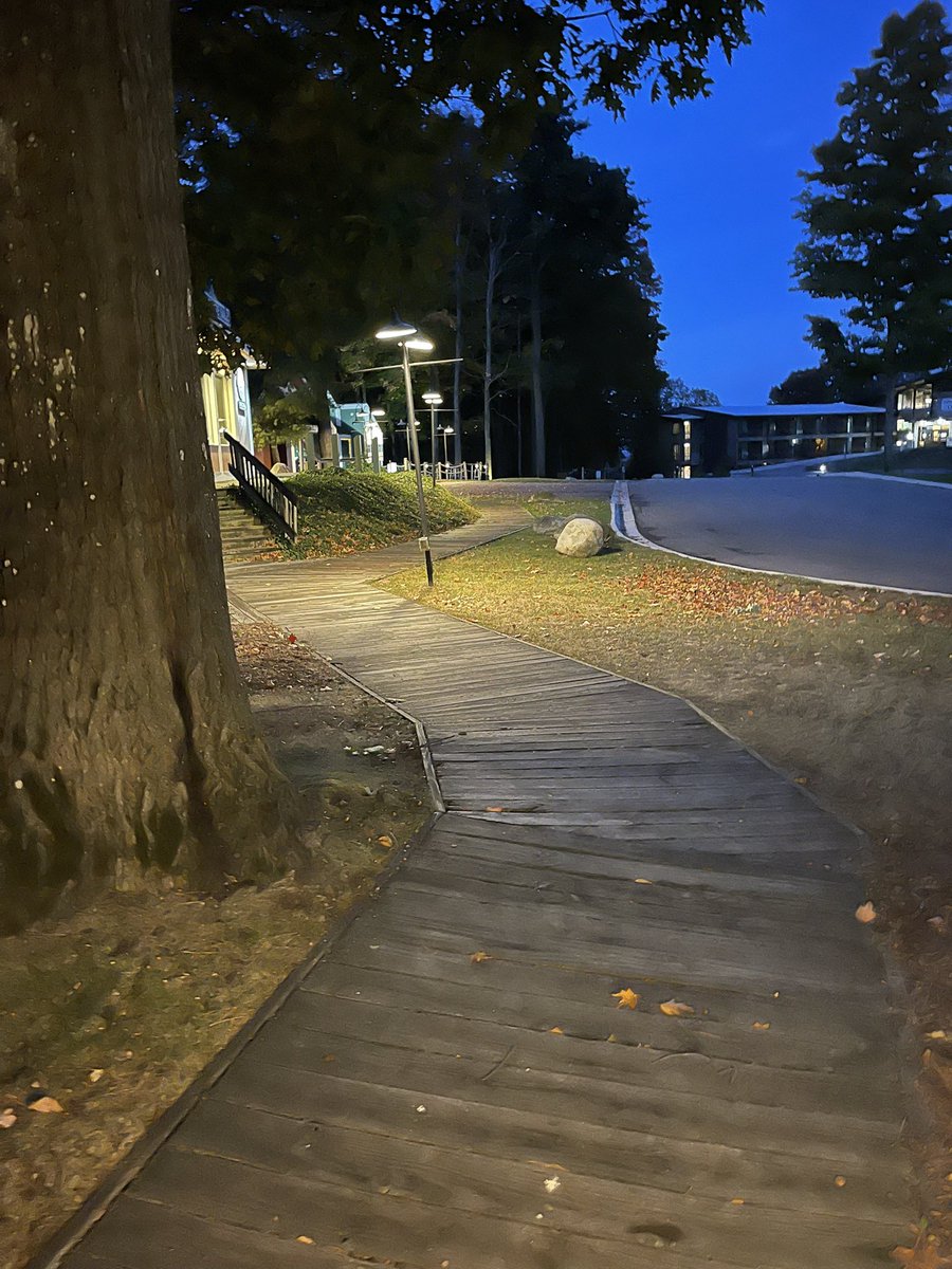 karrie_joy's tweet image. I got in an early morning run through the ski resort before learning ALL day!! So much coffee is being consumed ☕️💻😳
#hellofaview
#learninggrowing
#overcaffeinated
#datanerdconference🤓