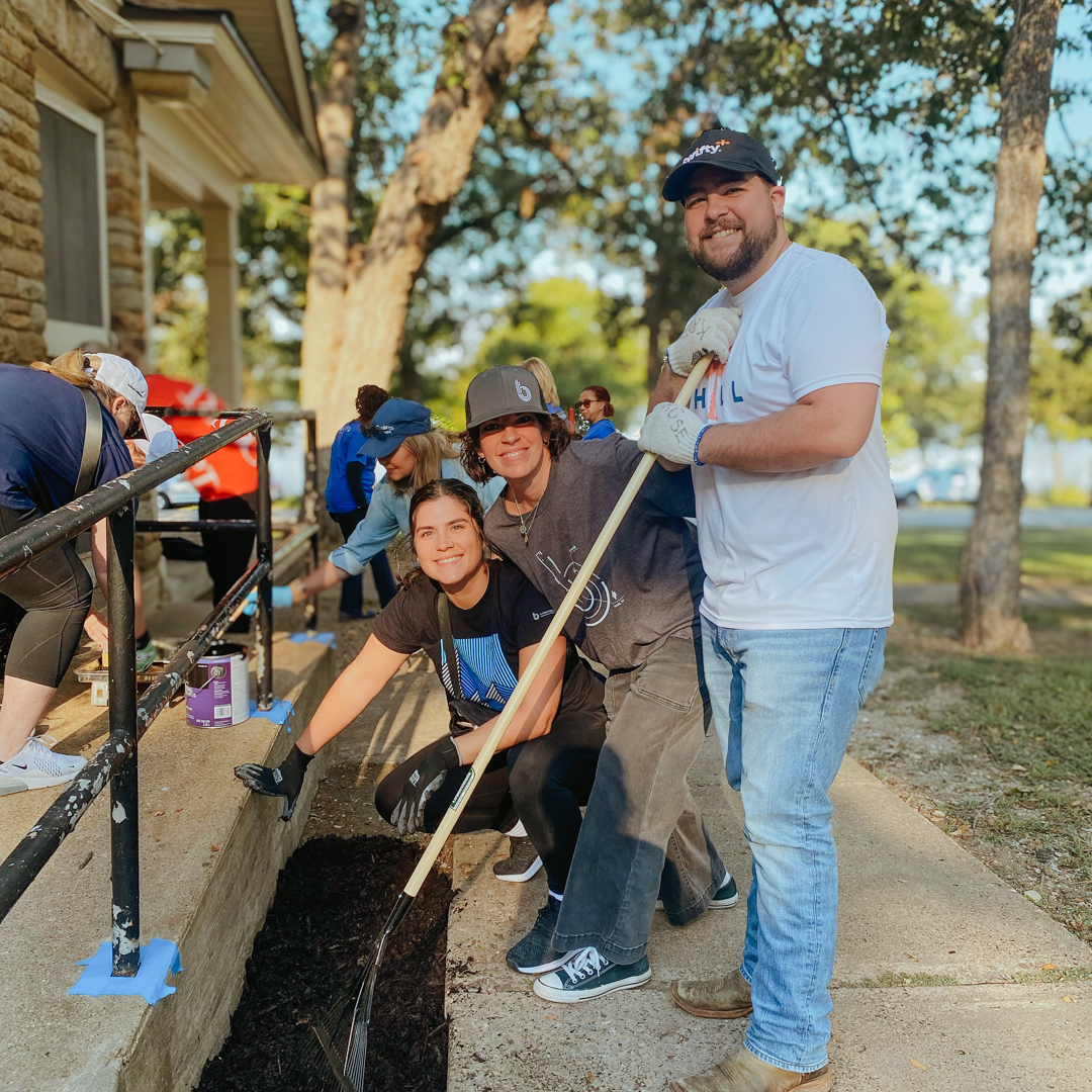 Criterion_B's tweet photo. Our team recently participated in the AAGD White Rock Lake Community Service Day. It was great to work alongside so many incredible volunteers and support District 9’s efforts to keep North Texas looking its best. https://t.co/r60nAcvZMS