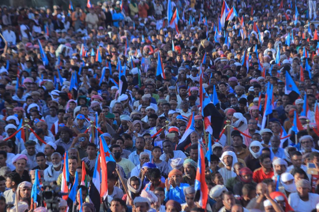 أبناء حضرموت في مليونية "الهوية الجنوبية" يجددون التمسك بالاستقلال واستعادة الدولة الجنوبية المستقلة "بيان"

stcaden.com/posts/27133