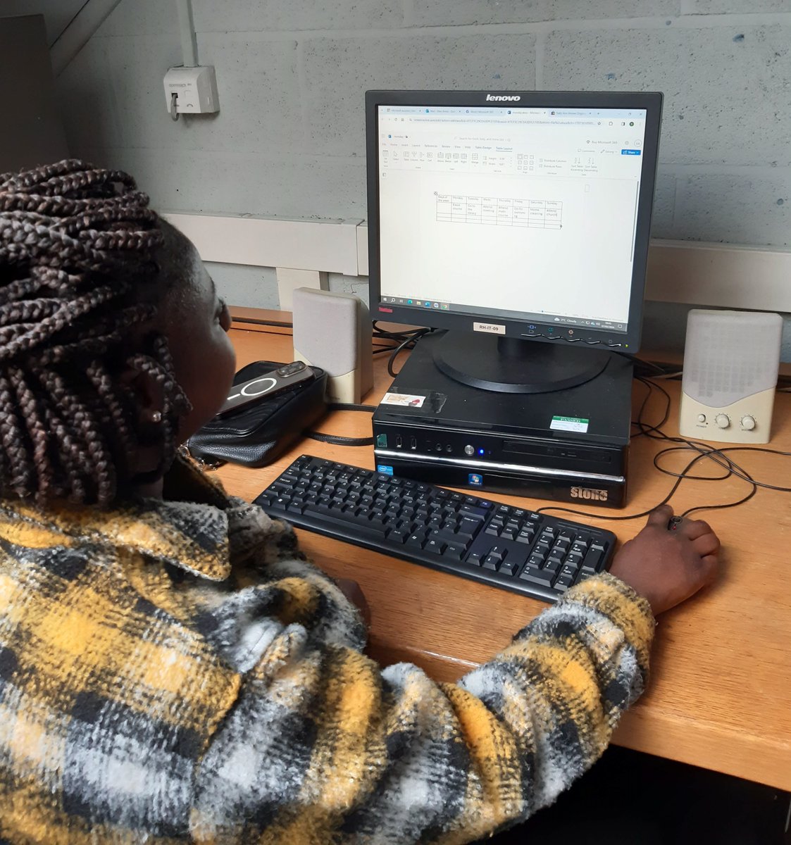 We're recruiting for a 1-year term-time freelance Digital Skills position! rainbowhaven.org.uk/work-for-us Please spread the word! #DigitalInclusion