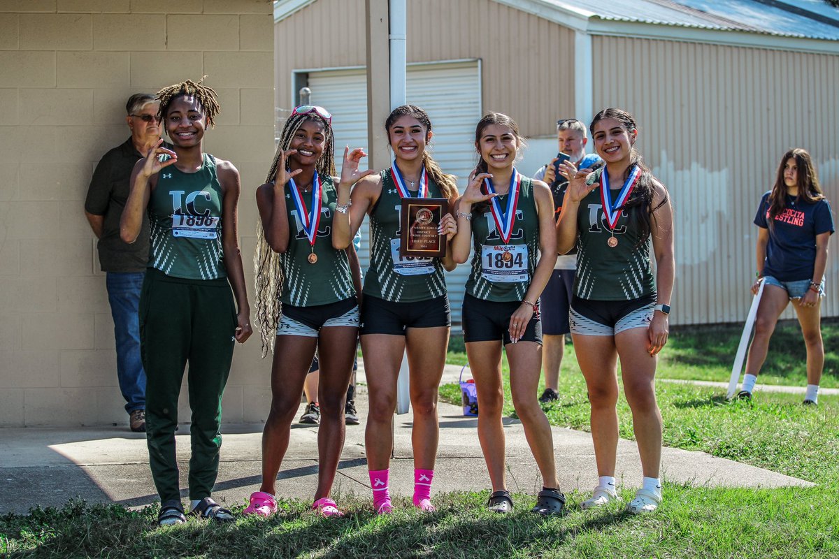 k_canchola_'s tweet photo. 3rd as a Team &amp; 3rd Individually at UIL 5A - District 20 Cross Country Meet! Regional Bound in Huntsville on 10/22!!!
@ICPioneersCC https://t.co/ZAzJzDvELU