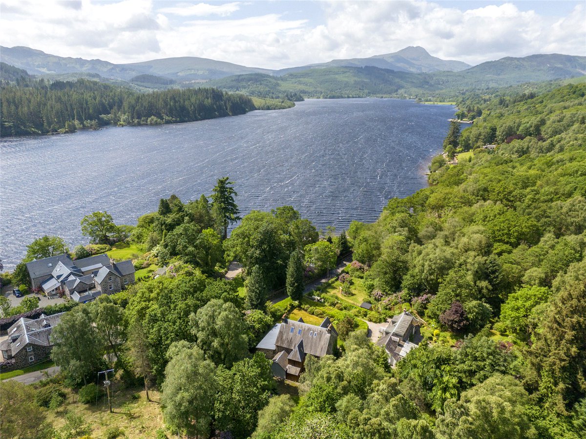 NEW

Glencleland House, Lochard Road, Aberfoyle, Stirling 

𝓖𝓵𝓮𝓷𝓬𝓵𝓮𝓵𝓪𝓷𝓭 𝓗𝓸𝓾𝓼𝓮 lies in a spectacular setting amidst some of Loch Lomond and The Trossachs National Park’s finest scenery🏞️

📲galbraithgroup.com/.../str230191-…
☎️01786 434600
📧stirling@galbraithgroup.com
