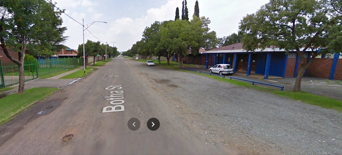 NowVaal's tweet photo. Vereeniging swimming pool on 23 Botha st, 2010 vs 2023 https://t.co/20Q04aRkf7