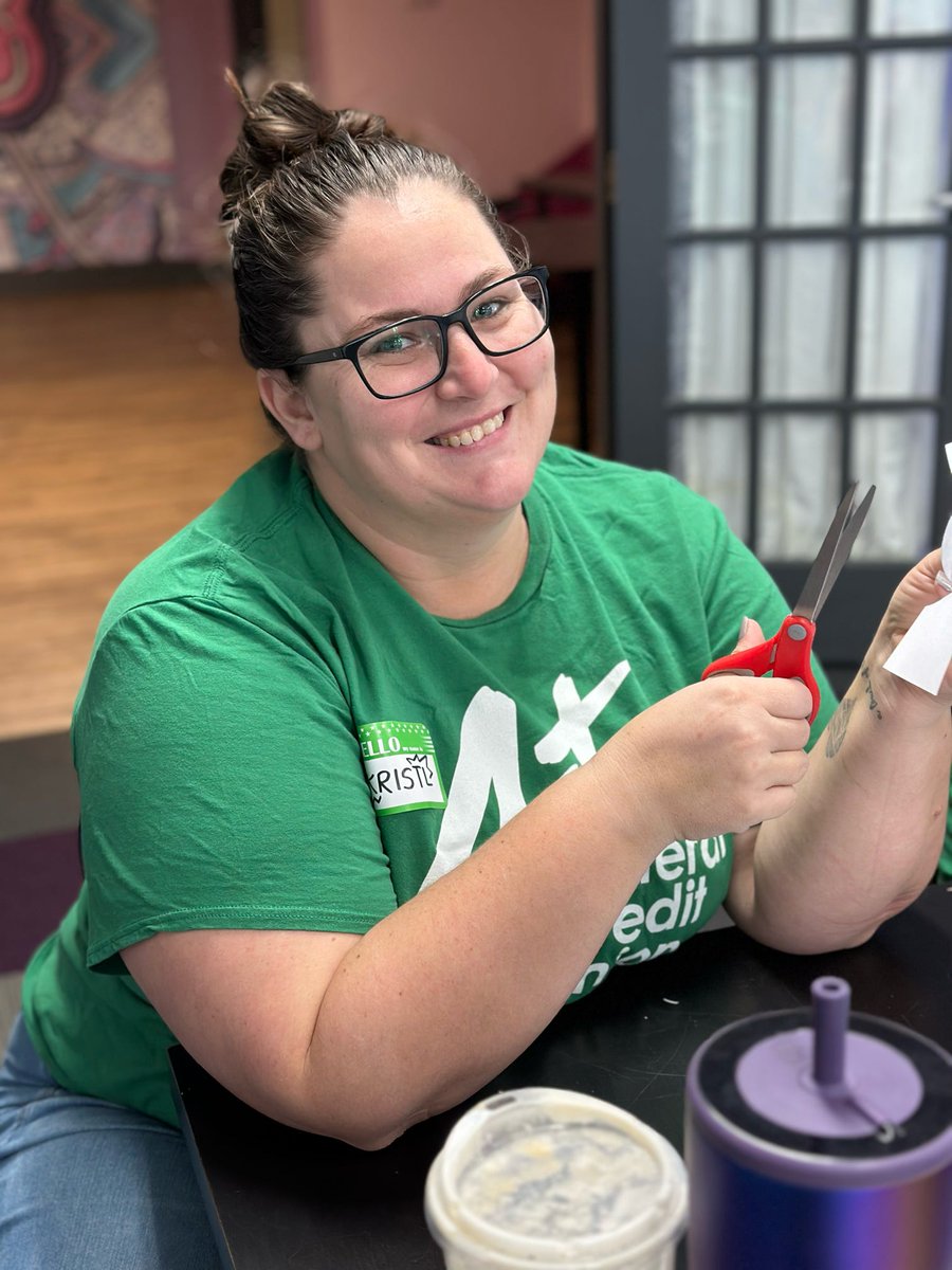 aplusfcu's tweet photo. Happy A+ Gives Day! π over 500 A+ employees are working with nonprofits all over the nation to volunteer their time and support our mission of building stronger communities. Hereβs to a day dedicated to giving back! #aplusgivesday #aplusgives #aplusfcu #volunteer https://t.co/Dn2hjwjh13