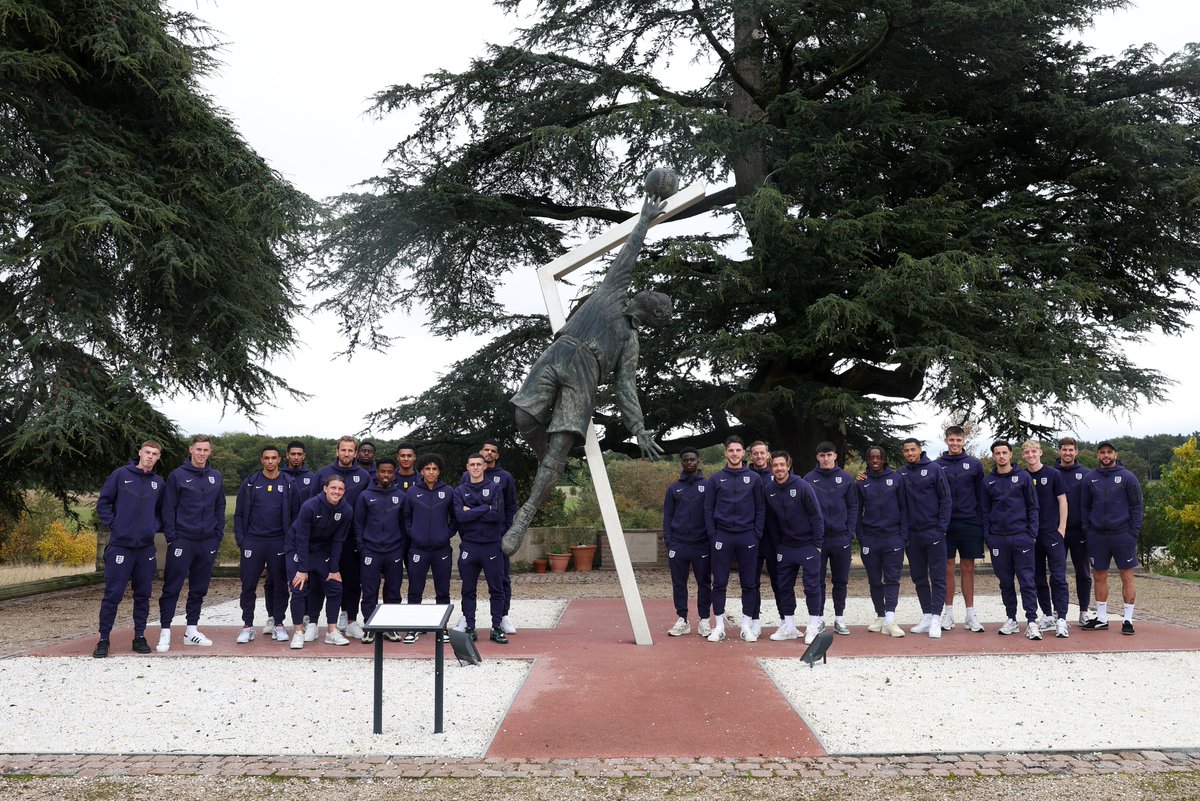 At St. George's Park last week during #BlackHistoryMonth, our #ThreeLions acknowledged the 10th anniversary of the unveiling of the Arthur Wharton Statue. 

Wharton is recognised as the world's first black professional footballer and the <a href="/AWisNumber1/">Arthur Wharton Foundation</a> Foundation continue to share