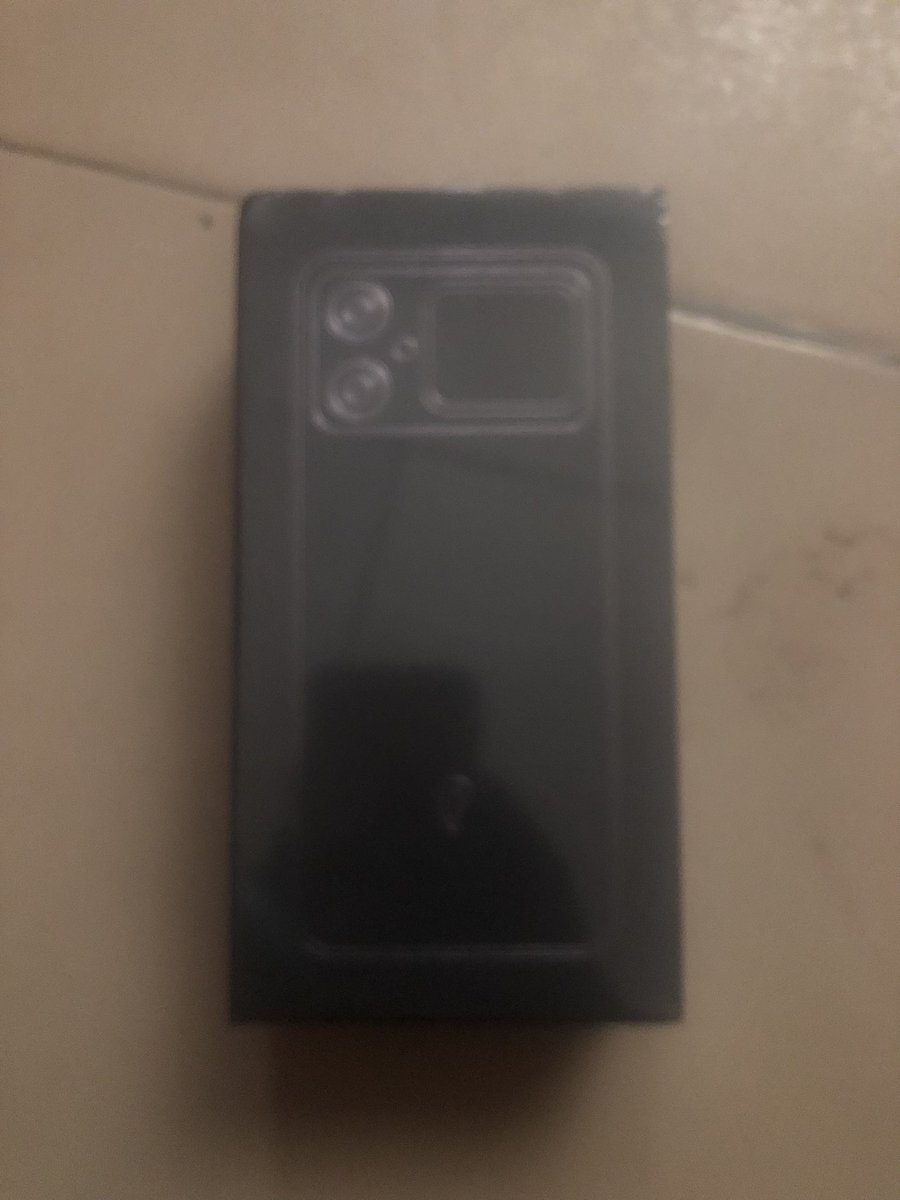 okoyewilliamson's tweet image. Just received my phone from @oysterecosystem.  Looking forward to ride on with this great innovation. 

𝗟𝗲𝘁’𝘀 𝗴𝗲𝘁 𝗶𝘁 𝗰𝗿𝗮𝗰𝗸𝗶𝗻𝗴 𝗺𝗲𝗵𝗻!

#Web3Mobile #OysterLabs
#Airdrops