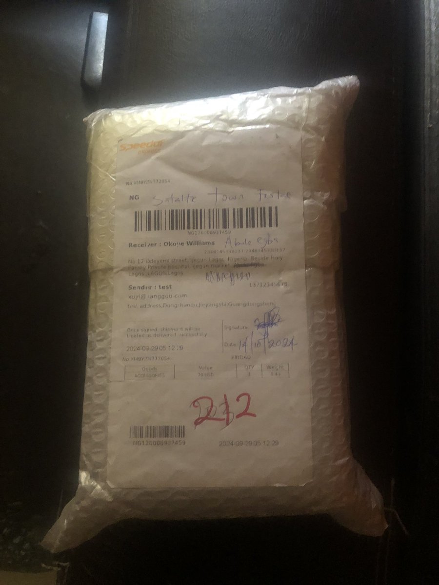 okoyewilliamson's tweet image. Just received my phone from @oysterecosystem.  Looking forward to ride on with this great innovation. 

𝗟𝗲𝘁’𝘀 𝗴𝗲𝘁 𝗶𝘁 𝗰𝗿𝗮𝗰𝗸𝗶𝗻𝗴 𝗺𝗲𝗵𝗻!

#Web3Mobile #OysterLabs
#Airdrops