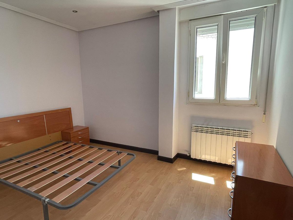 ¡¡¡ATENCIÓN!!! OCASIÓN #sevende #piso muy céntrico en #palencia Junto al parque de El Salón. Tres dormitorios, salón, cocina y baño. Reformado y luminoso. Por solo 136.000 euros. Si te interesa, llámanos