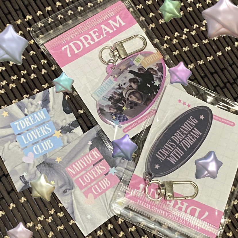 notmarkIy's tweet photo. 📬 : ꒰ dream mail ꒱ #014parcel
received this last sat pa, i got to open just now! it’s so pretty and it’s def worth the wait. THANK YOU 💖🌷 @alwaysnahyuck https://t.co/vyy4kNA9E5