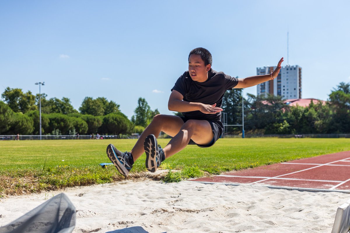 Les #vacances de la Toussaint s'animent à #Cenon!
Pour combattre la grisaille de la fin #octobre, la Ville et ses partenaires proposent de vous réchauffer avec de nombreuses activités !

+ d'informations 👇

cenon.fr/vacances-touss…

#vivreacenon #vacances