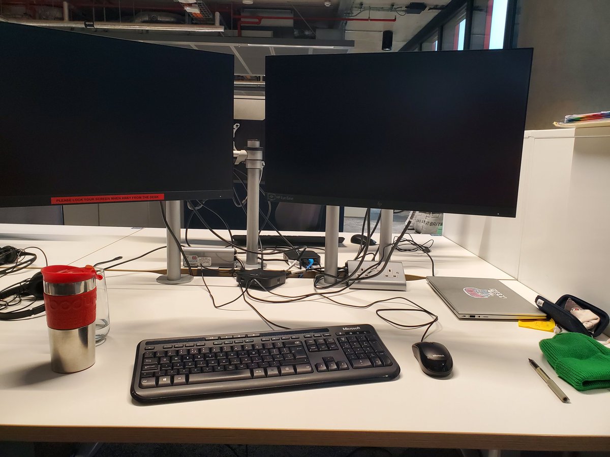 Just taking a #DeskBreak while it's still kinda light and not raining <a href="/ASICSUK/">ASICS UK</a>