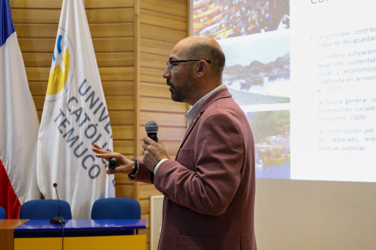 ¡El Segundo Congreso RedCERT fue todo un éxito! 🌍

Tuvimos la oportunidad de reunir a académicos, investigadores, estudiantes y representantes de entidades públicas para debatir y compartir ideas sobre el fortalecimiento de la regionalización en los territorios de Chile.