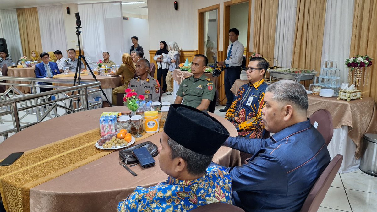 Trd0902's tweet photo. Pendim0902BERAU - Pada kesempatan yang penuh makna ini, Danramil 06/Kelay Kapten Arm Joko Wakili Dandim 0902/Bru, hadir dalam acara syukuran HUT ke-59 Bank Kaltimtara, bertempat di Lt. 2 Gedung Bank Kaltimtara Jl. Pemuda Kec. Tanjung Redeb Kab Berau. Senin (14/10/2024). https://t.co/D6BYhPSLkI