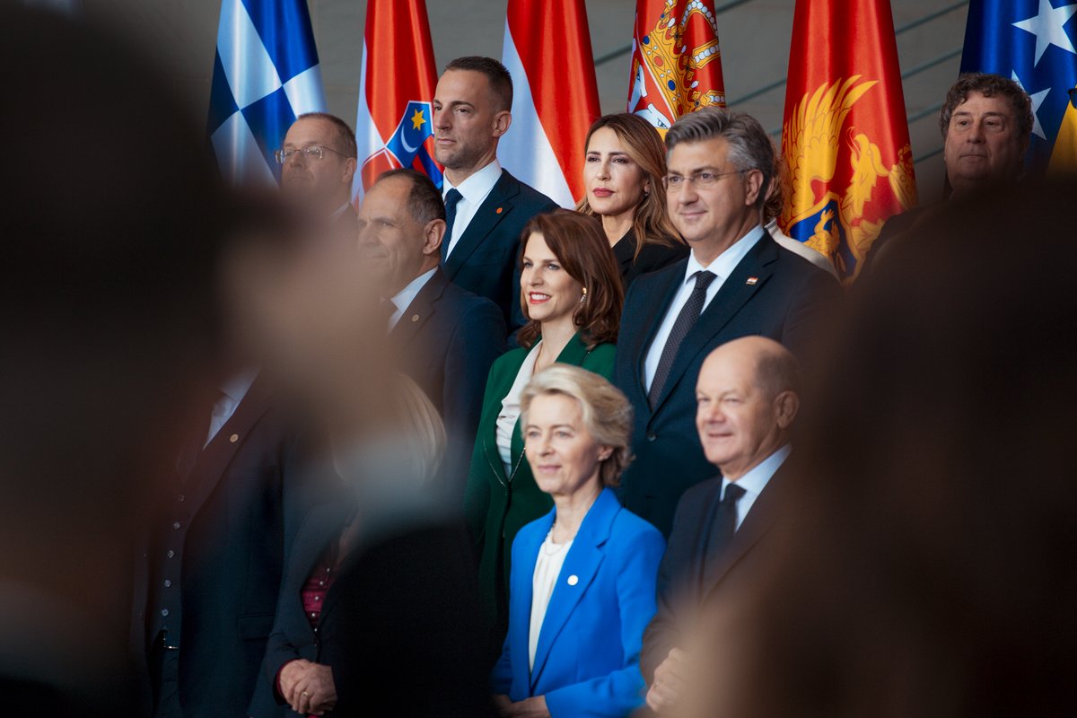 rccint's tweet image. Regional Cooperation came through once again at the #BerlinProcessSummit today - #CRM2 signed + Agreement on access to education & 2 declarations adopted - on R&I + FDI
Good to witness #BerlinProcess leaders acknowledging the results under the RCC-coordinated #CRM and expressing…