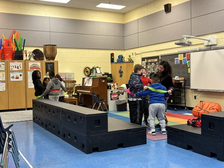 MarleyESAACPS's tweet photo. Students in Ms. Barrood's music class are learning about tempo! Ms. Barrood's class is a great place to learn and grow! #aacpsawesome #belonggrowsucceed #growingingreatness #aacpsmusic https://t.co/qk8Rg2MMzt
