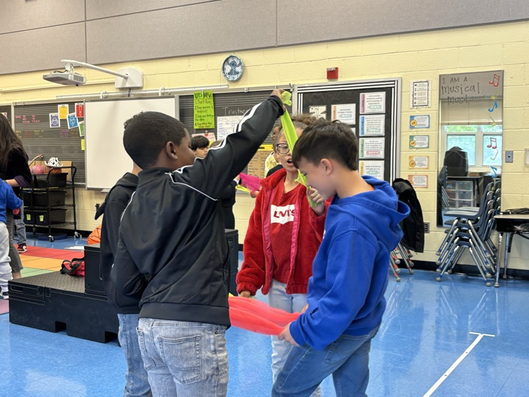 MarleyESAACPS's tweet photo. Students in Ms. Barrood's music class are learning about tempo! Ms. Barrood's class is a great place to learn and grow! #aacpsawesome #belonggrowsucceed #growingingreatness #aacpsmusic https://t.co/qk8Rg2MMzt