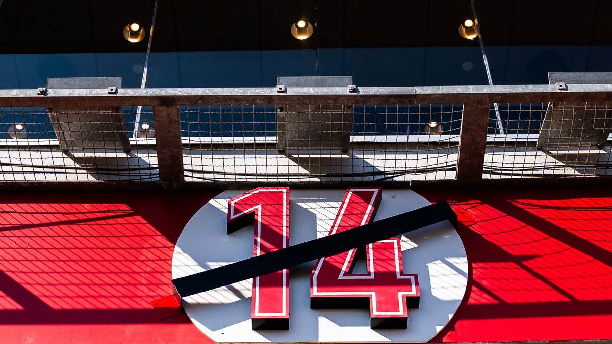 Reds's tweet image. ❤️1️⃣4️⃣🌹