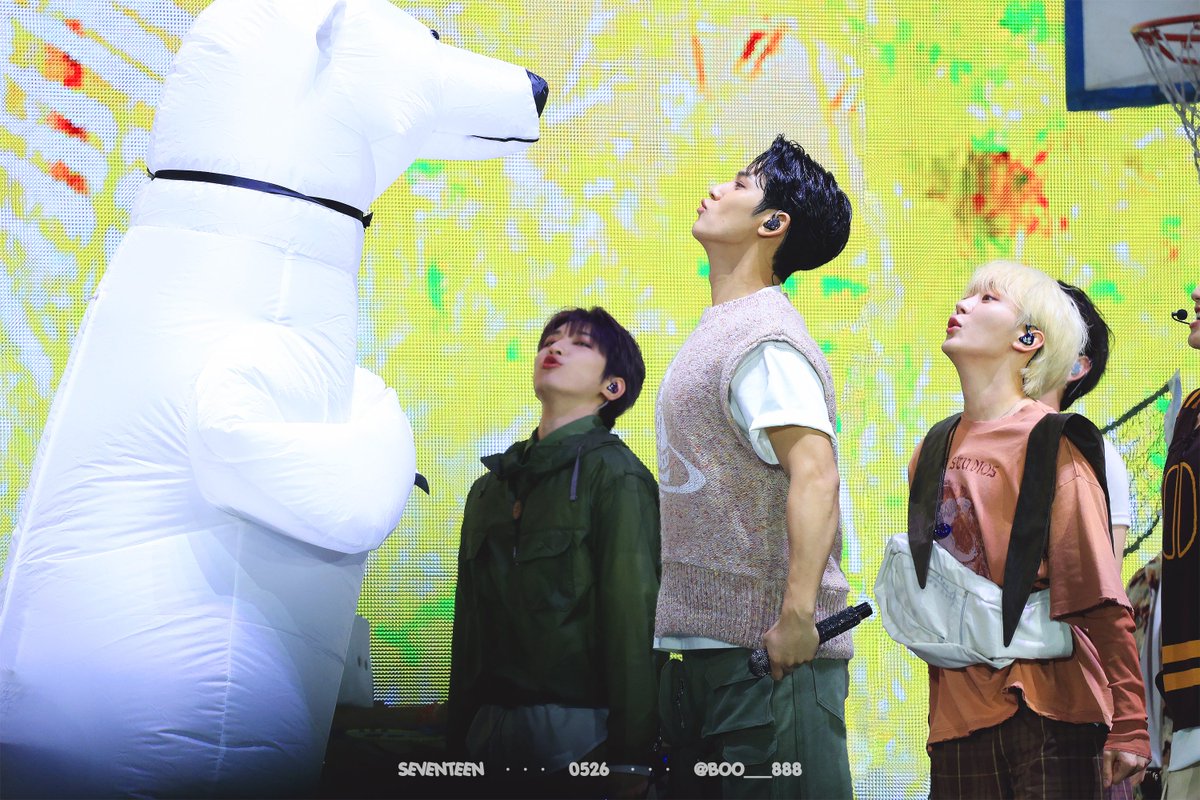 BOO___888's tweet photo. 241012 RIGHT HERE 고양콘 

😗😗😗

#세븐틴 #SEVENTEEN #セブチ #승관 #SEUNGKWAN #スングァン #민규 #MINGYU #ミンギュ https://t.co/jbh3QFpovv