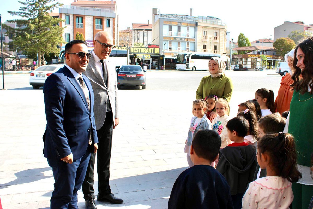 sultanhanimem's tweet photo. İlçe Milli Eğitim Müdürümüz Sayın Mehmet Ali ASLANHAN Kaymakamımız Sayın Abdullah MELİKOĞLU ile Hale Ahmet Kalkır Anaokulu tarafından düzenlenen etkinliğe katılım sağladı. https://t.co/PpARiNNaul