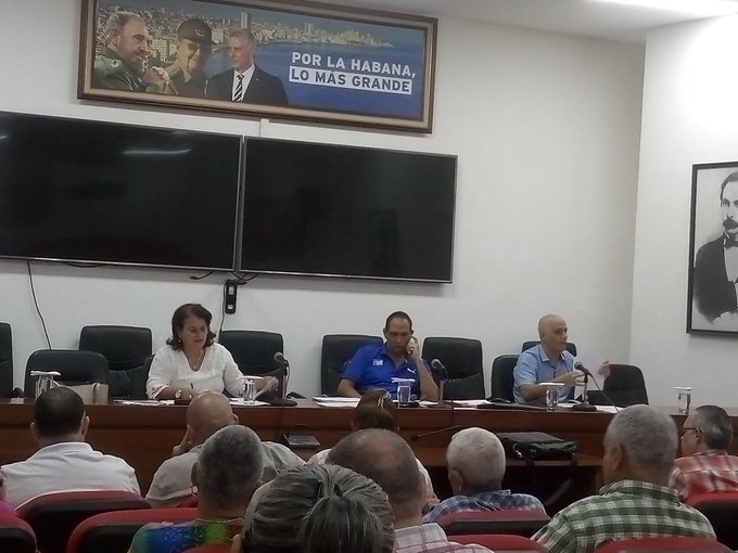 LzaraArgud98407's tweet photo. Con la presencia de
 1er Secretario del CPPCC  y la Gobernadora 
 de #LaHabanaDeTodos se desarrolla reunión de Coordinación de tareas de la semana y análisis con los funcionarios 
y cuadros del partido y gobierno que atienden los municipios en proceso de Rendición de Cuentas https://t.co/peXcZ44fDX
